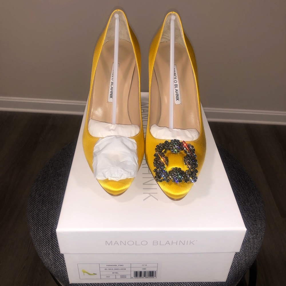 Manolo Blahnik 90mm Hangisi Pumps in yellow